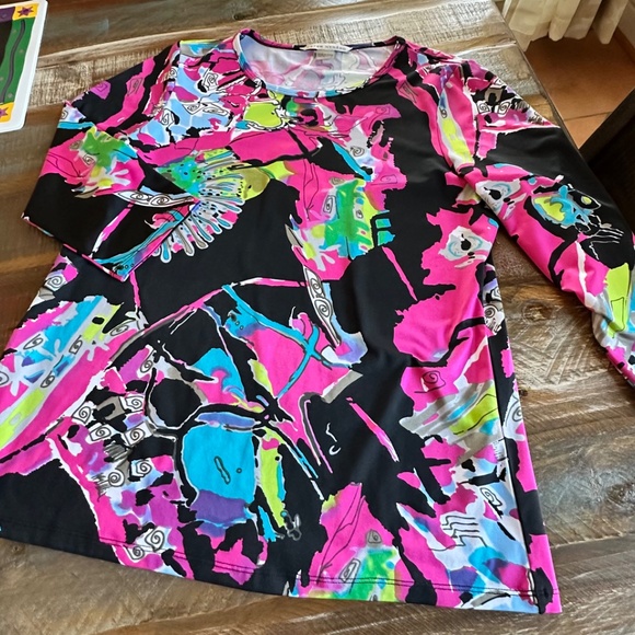 Peter Nygard Bright Abstract TOP - Size large!! - Picture 2 of 5